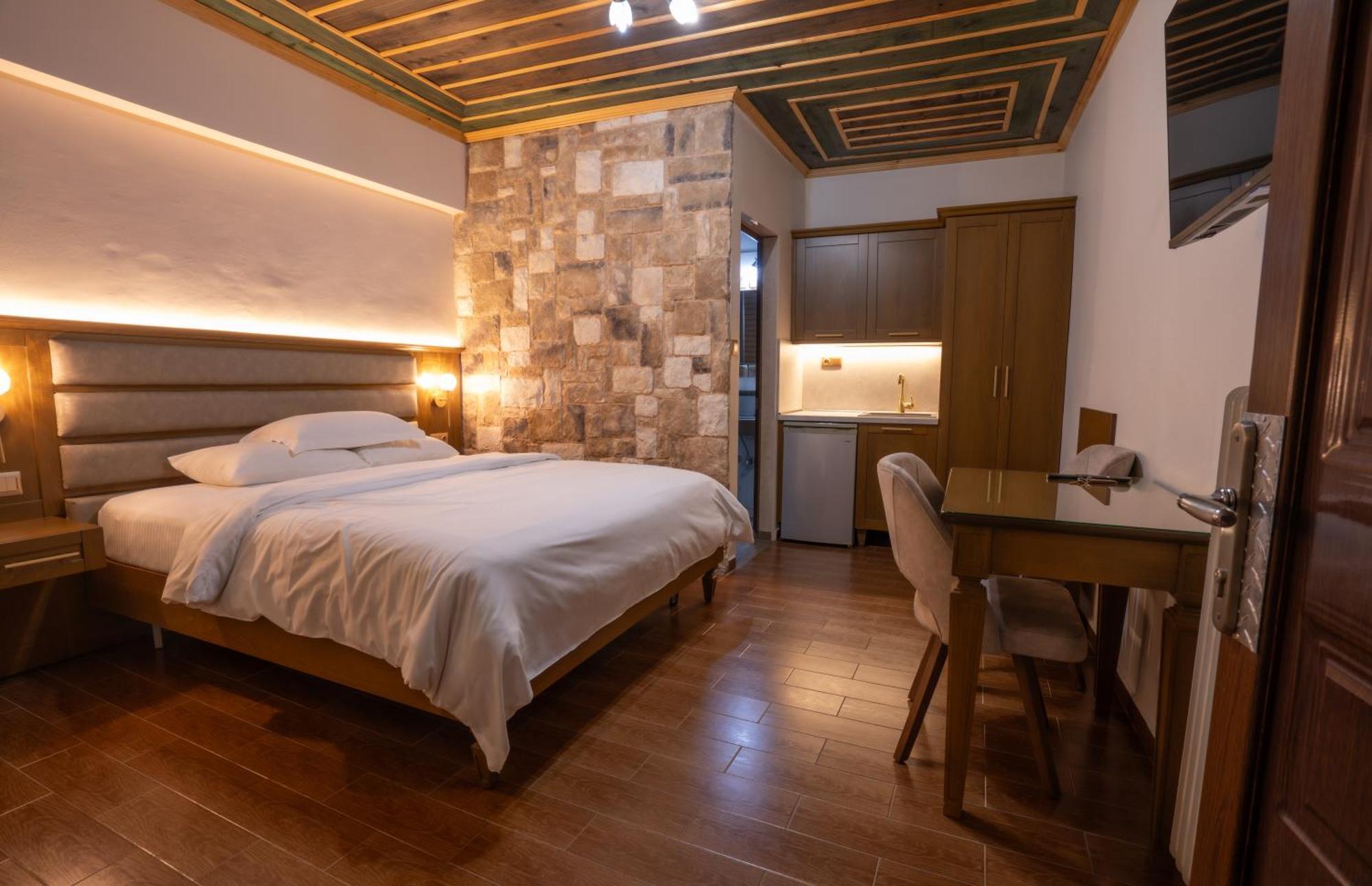 Kallinikos Guesthouse Като-Лутракі Екстер'єр фото